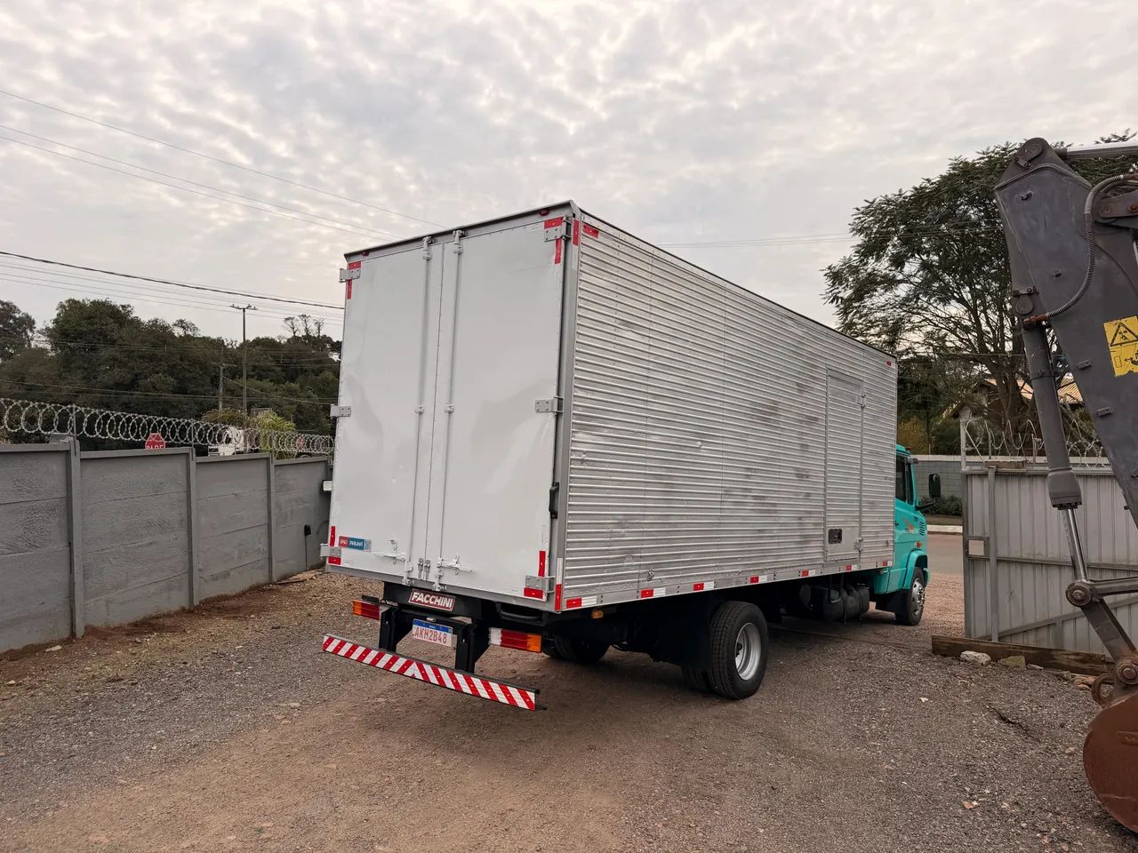 Mb 710 plus baú  - Foto 5