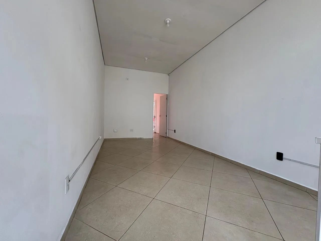 SALA COMERCIAL PARA LOCAÇÃO NO CENTRO - Foto 2