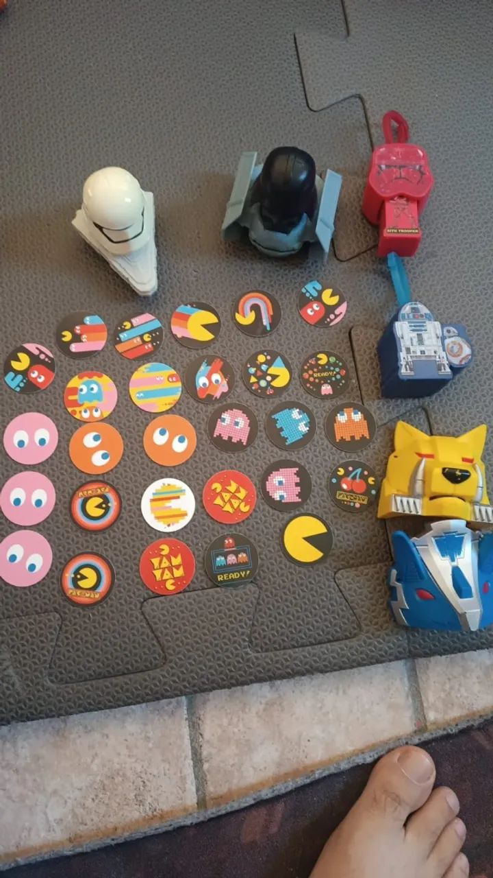 Brinquedos Star wars da mcdonalds e tazos pac-man USADOS - Foto 4