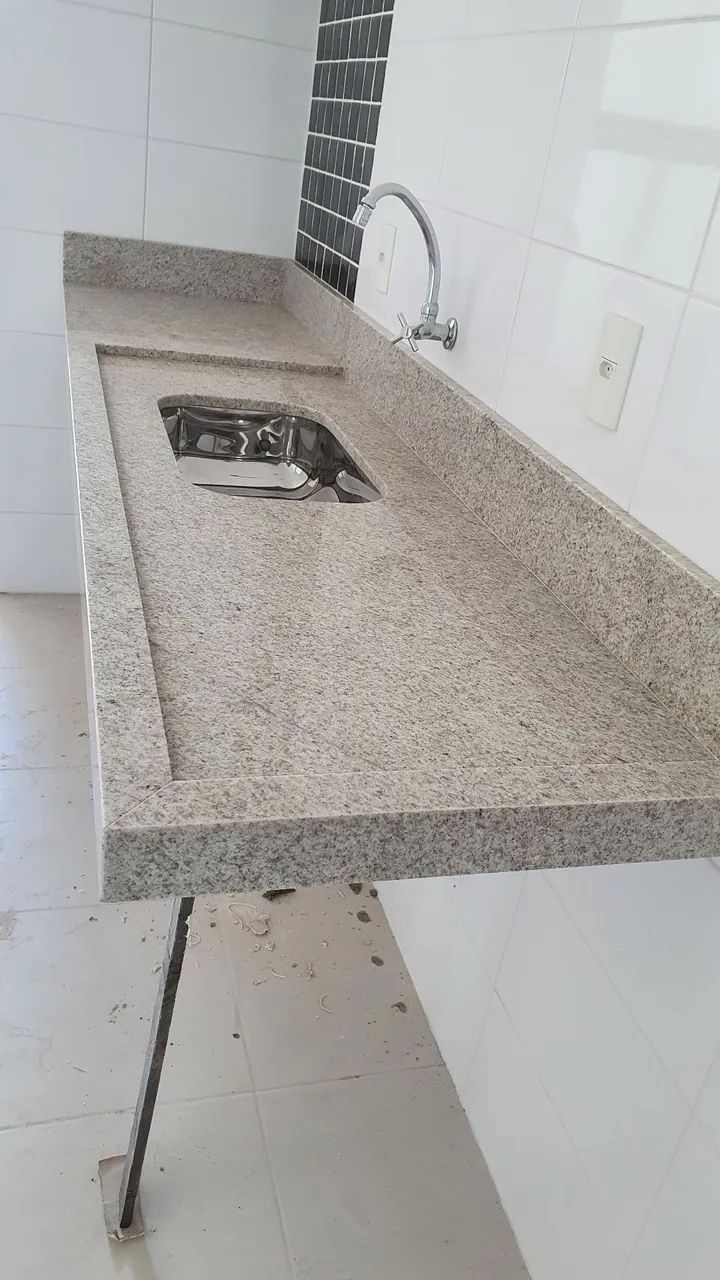 Pedras Naturais como Mármore Granito e temos Quartzos e os Quartzitos