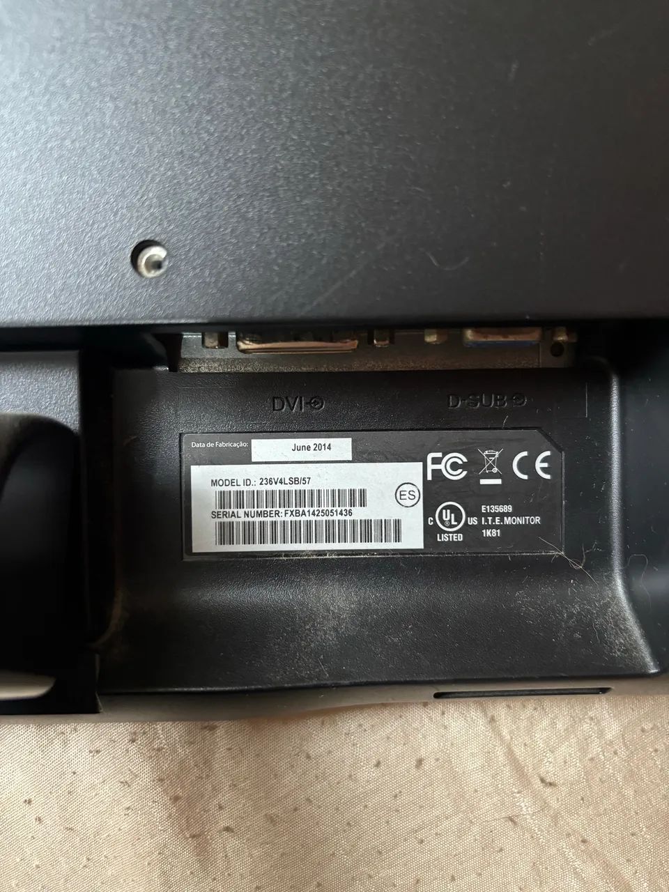 Monitor LCD philips modelo 236V4L - Foto 2