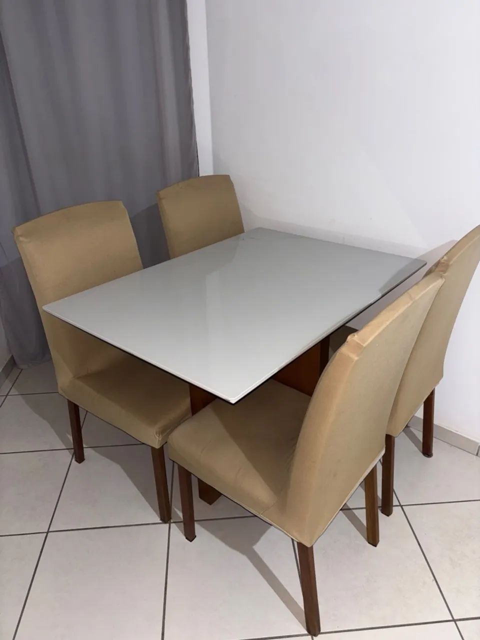 Mesa com 4 cadeiras  - Foto 5