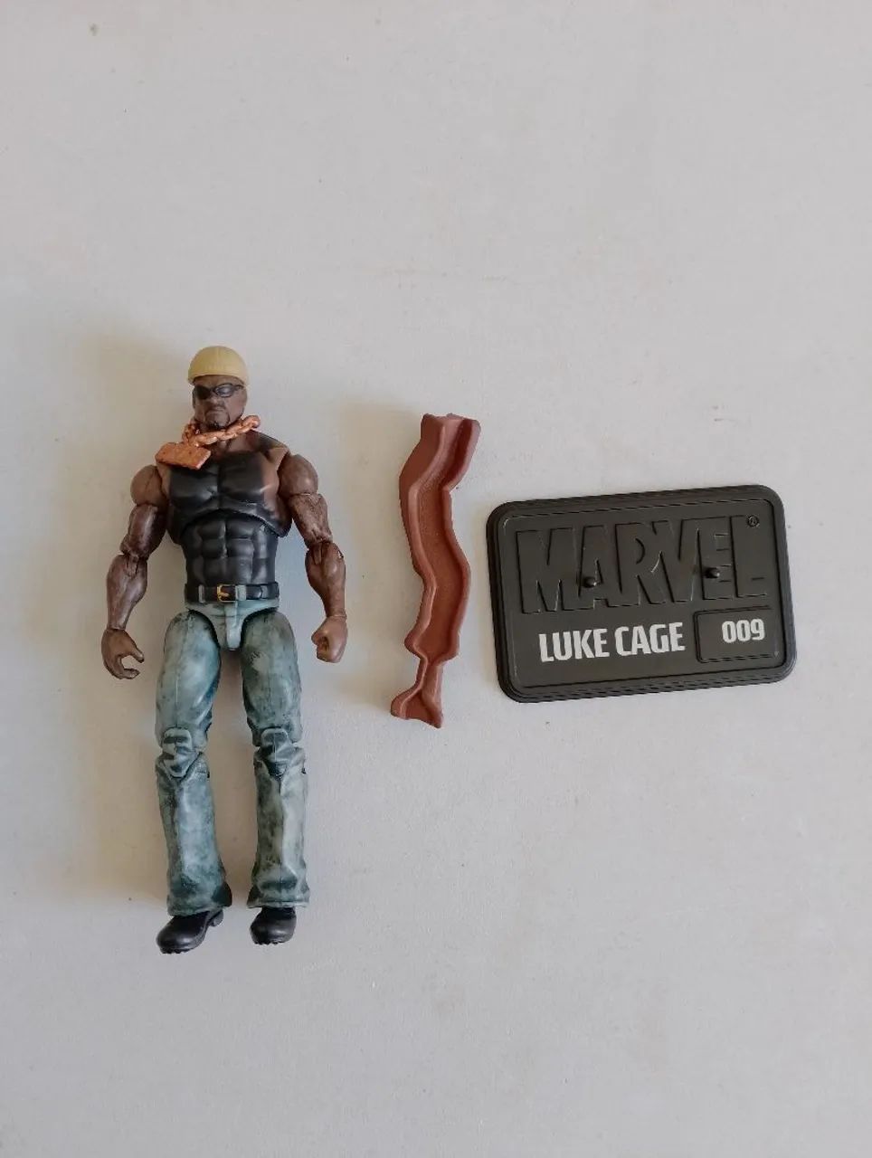 Marvel Universe Luke Cage Tamanho 10 cm HASBRO