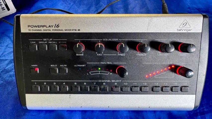 Powerplay 16 Behringer Monitor Pessoal Digital P16-M - Aparelhos