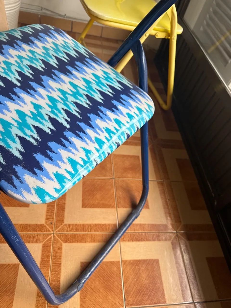 Cadeiras e puff - Foto 4