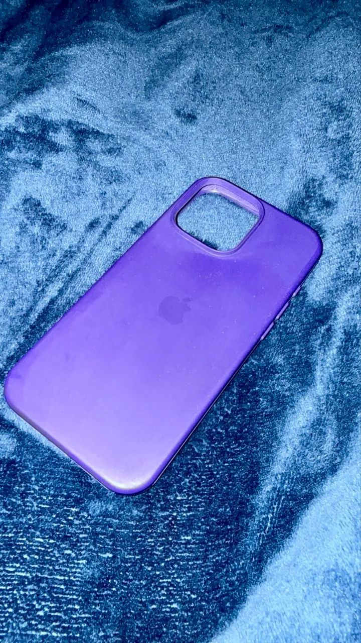 Capa de silicone iPhone 16 Pro Max- roxo