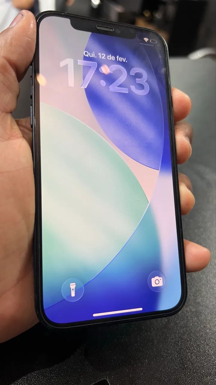 iPhone 12 funcionando perfeitamente 