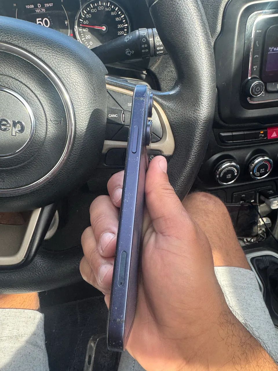iPhone 11 na carcaça do 17 Pro - Foto 2
