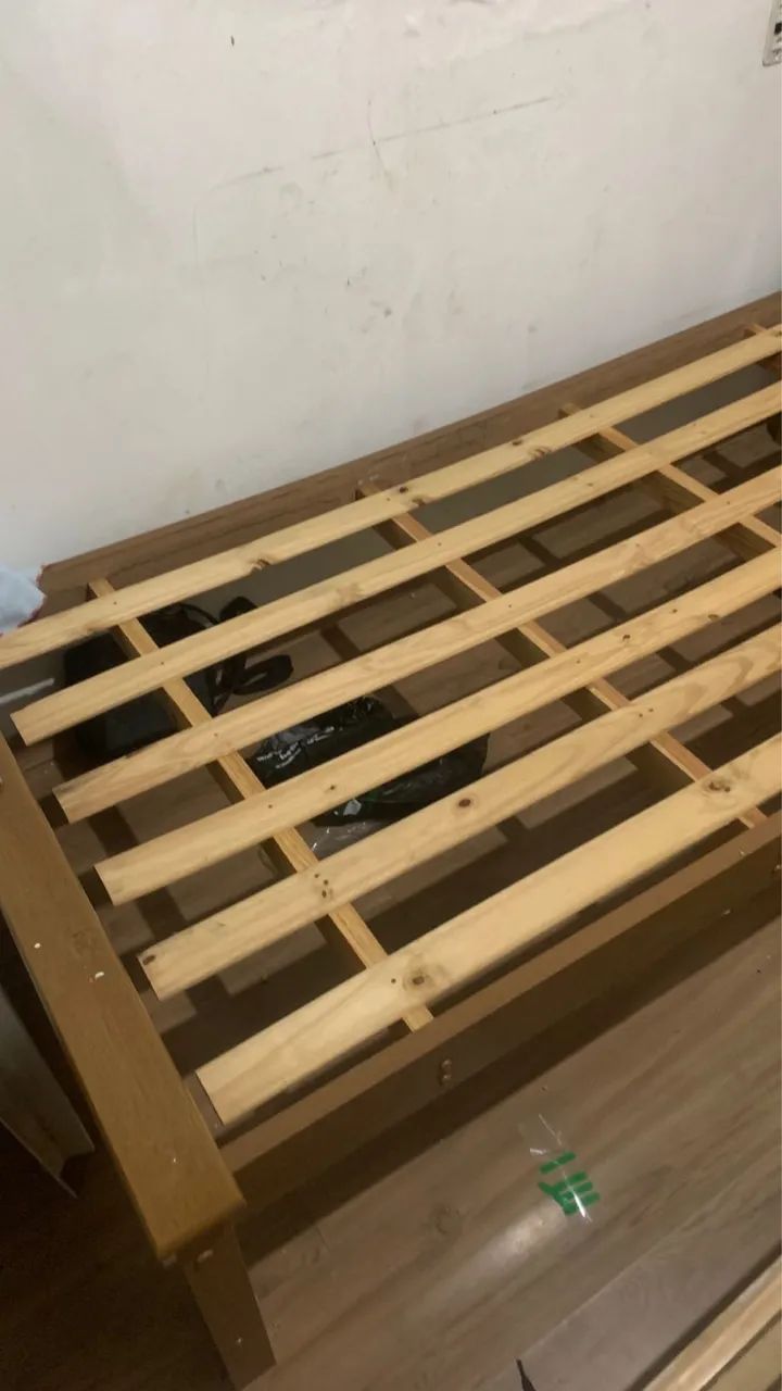 VENDO CAMA DE SOLTEIRO COM COLCHÃO  - Foto 3