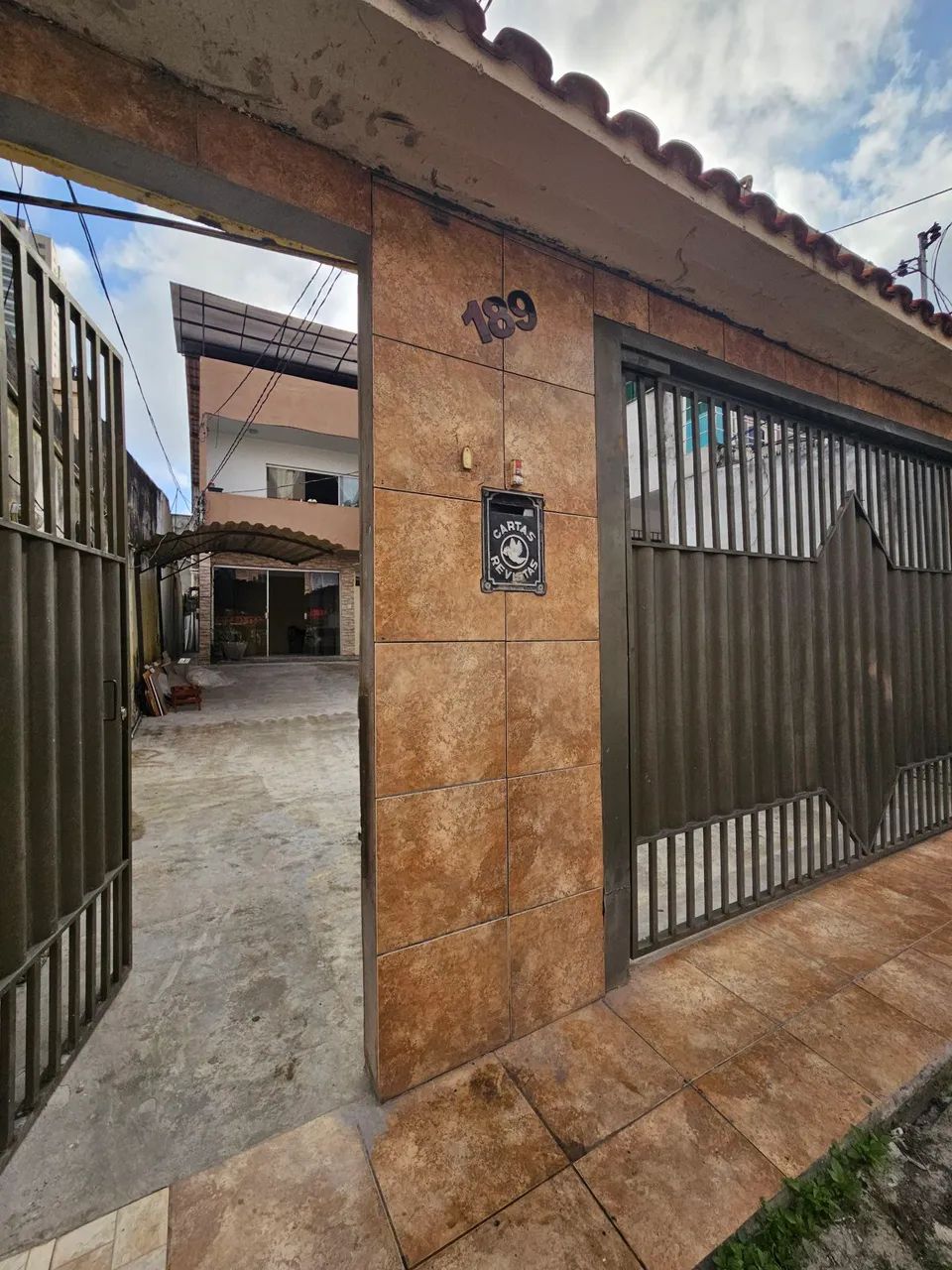 ALUGO CASA 3/4 SENDO 2 SUÍTES  NO MARCO.