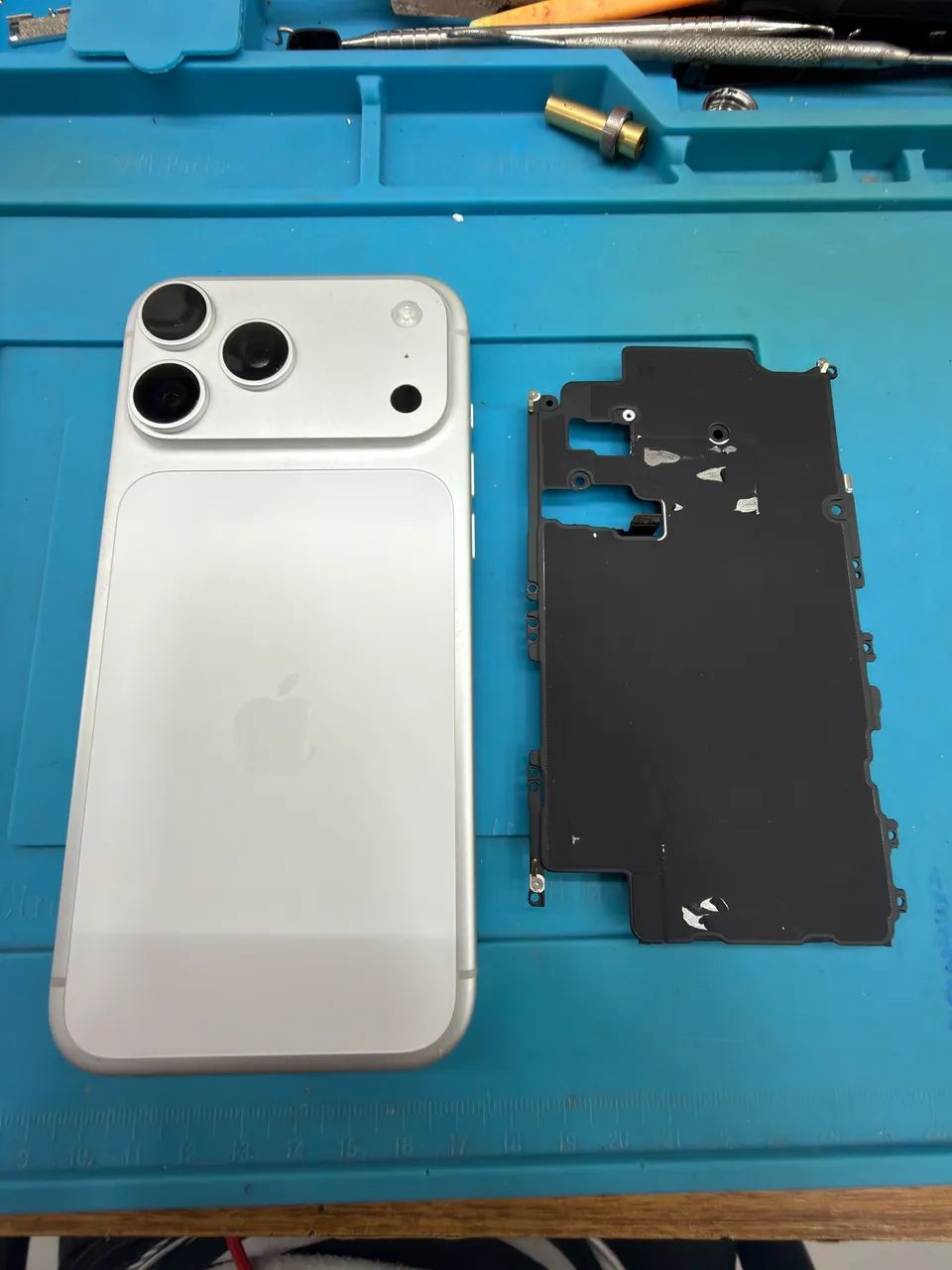 Carcaça do iPhone 17 pró max COMPLETA! - Foto 2