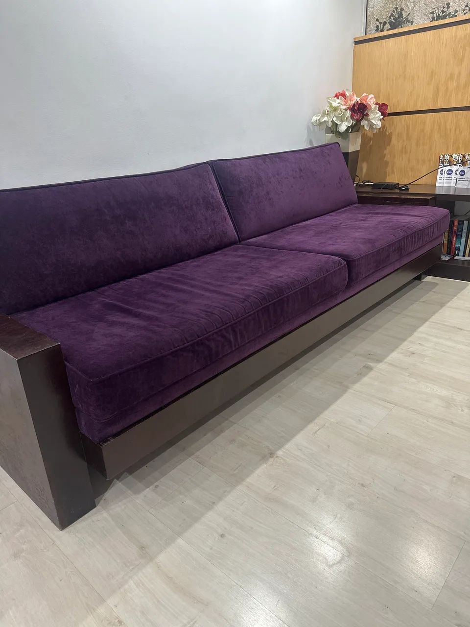 Sofá 4 Lugares em Veludo Roxo 2,53m - Sob Medida - Foto 2