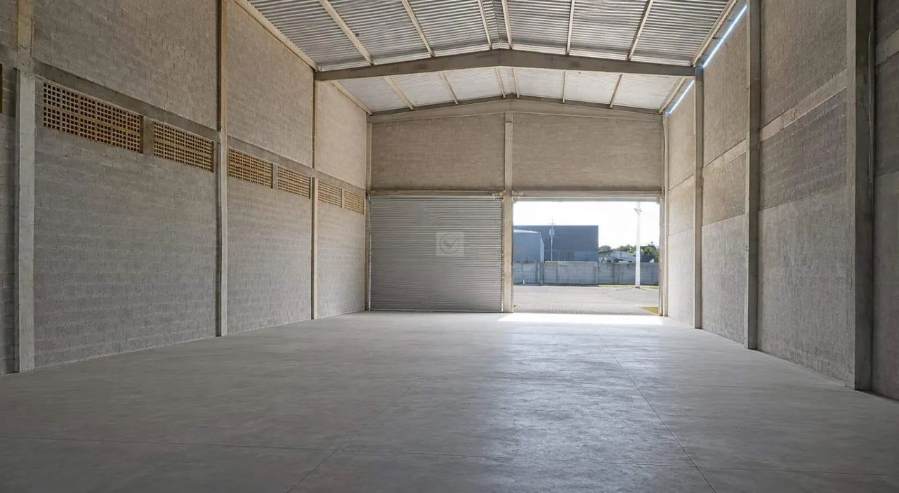 Excelente Galpão Comercial com 450m²  Posição Norte e Localização Estratégica! . - Foto 3