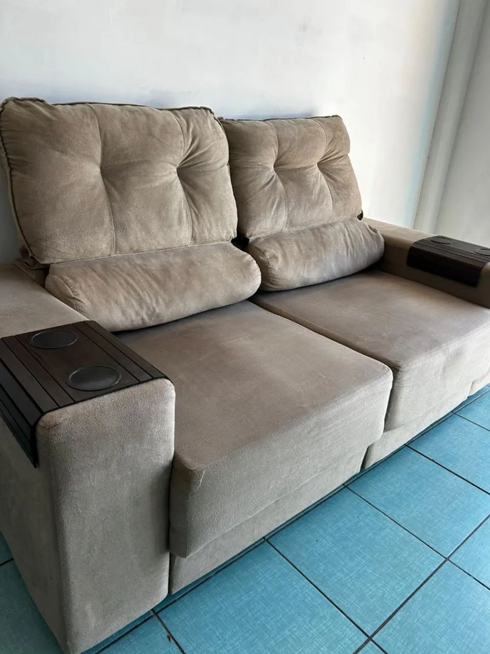 Sofá retrátil e reclinável em Suede lindo e confortável entrego  - Foto 5