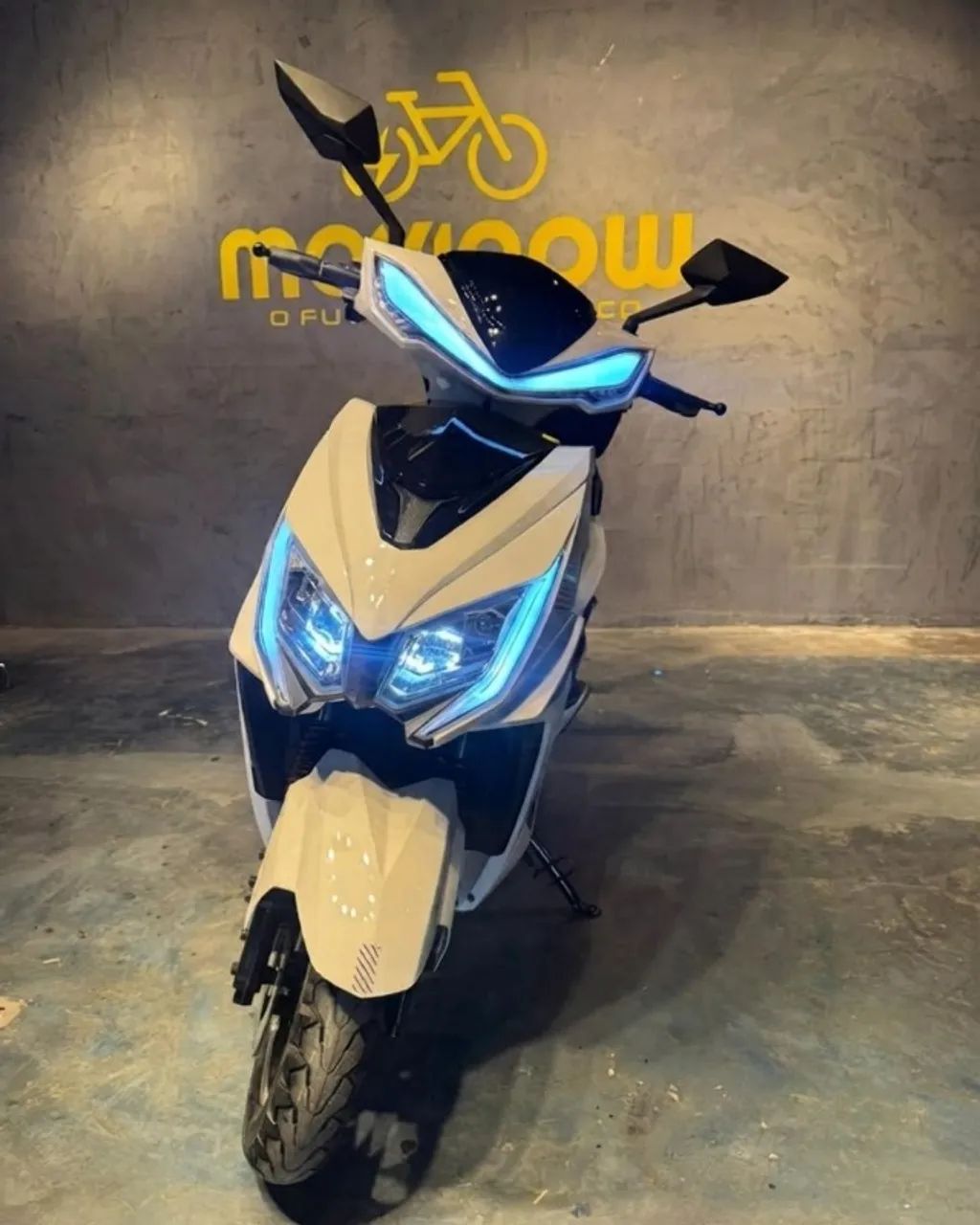 VERSA PLUS PRATA Scooter Elétrica