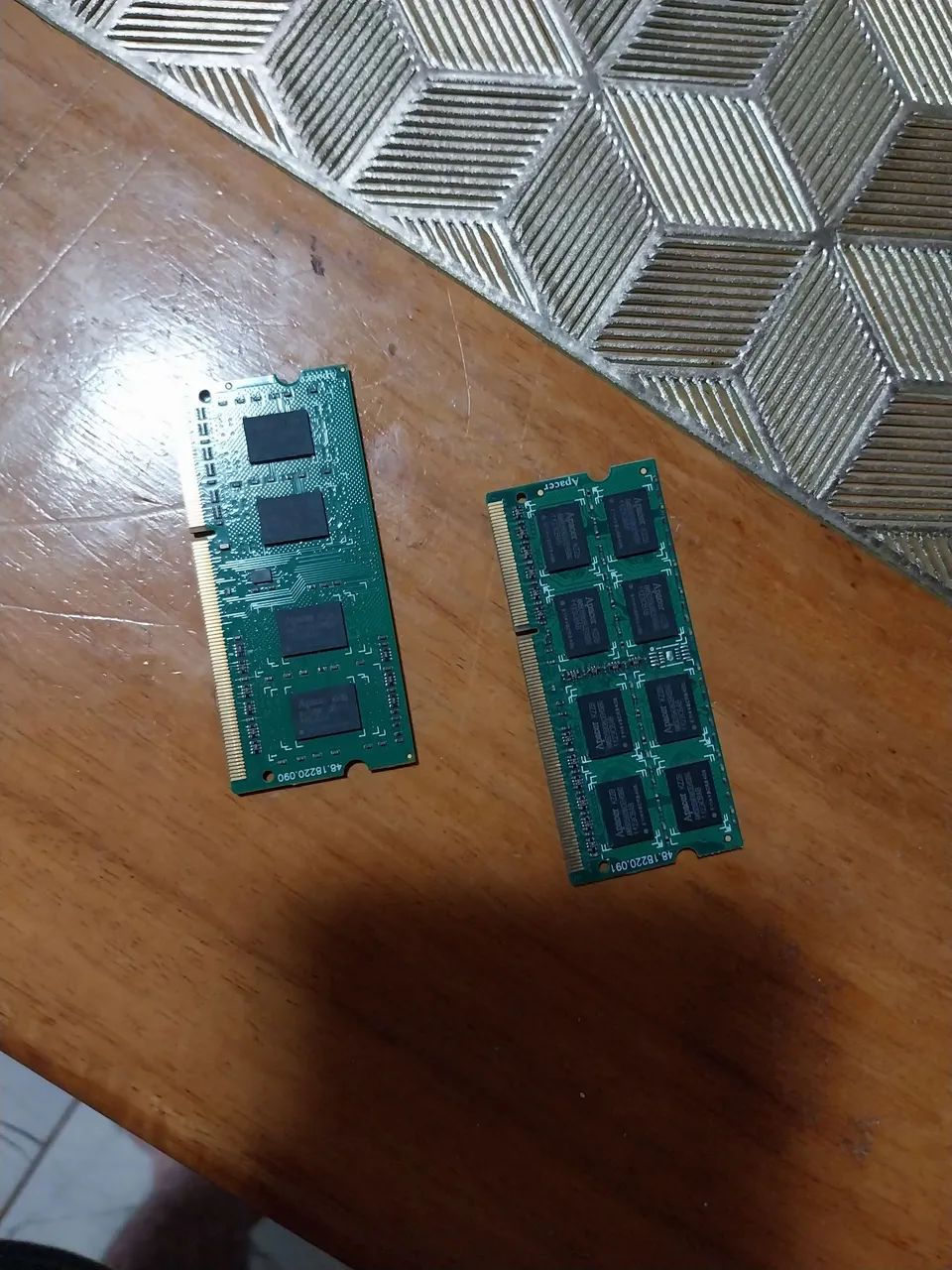 Memorias RAM 2x2GB para notebook.