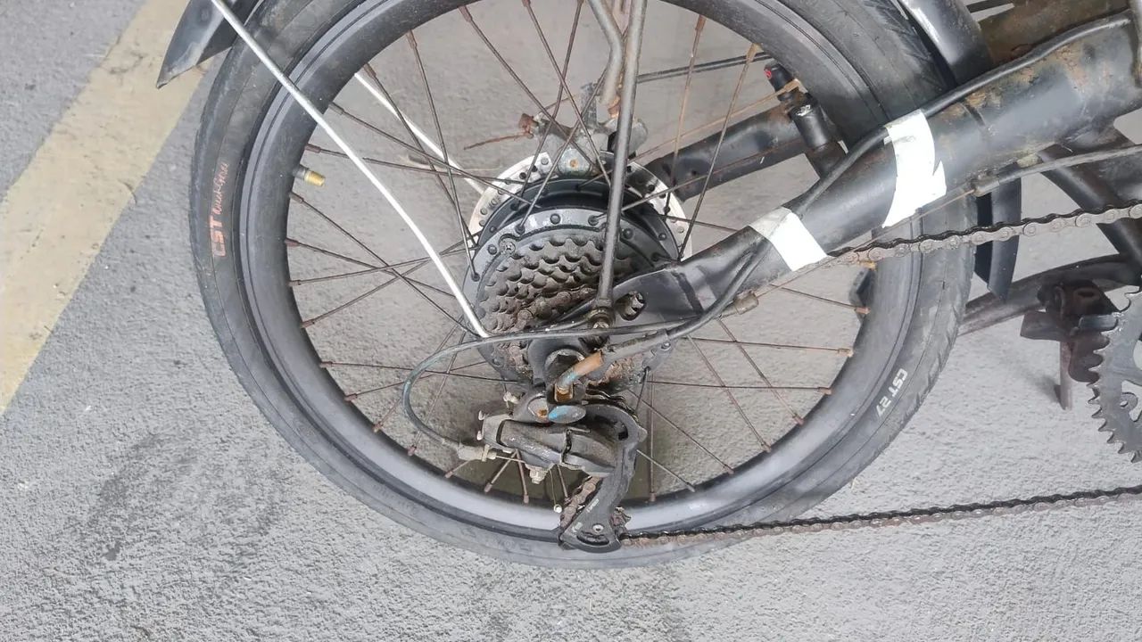 Vendo Bicicleta Elétrica com defeito  - Foto 4
