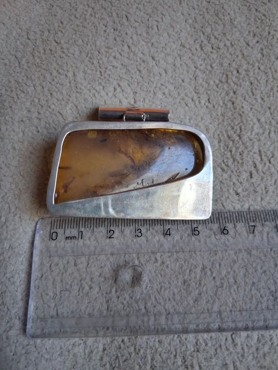 Pingente de âmbar com prata inseto dentro  - Foto 4