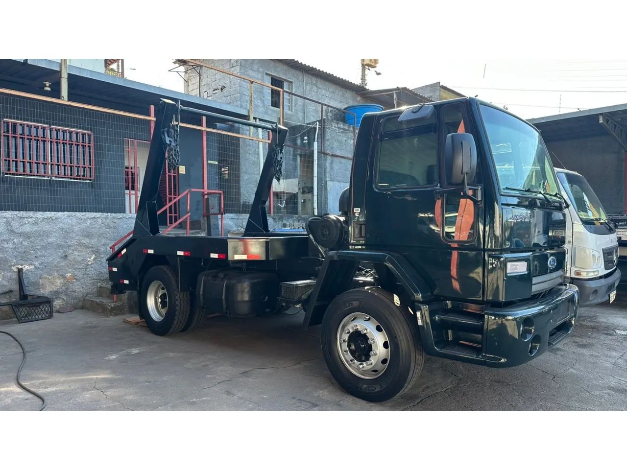 Ford Cargo 1722 2010 - Foto 2