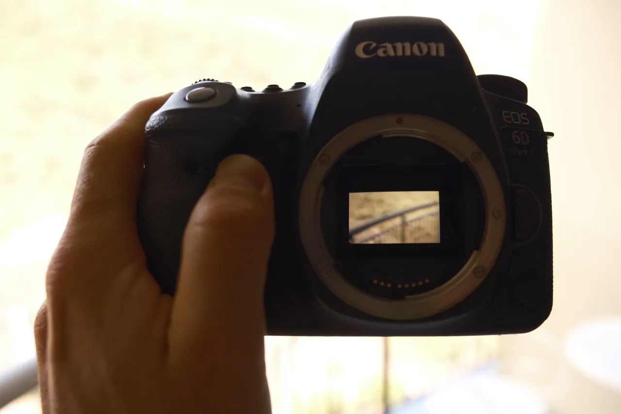 Câmera Canon 6D Mark II Excelente Como Nova - Foto 4