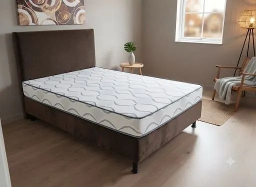 Cama com cabeceira de casal 