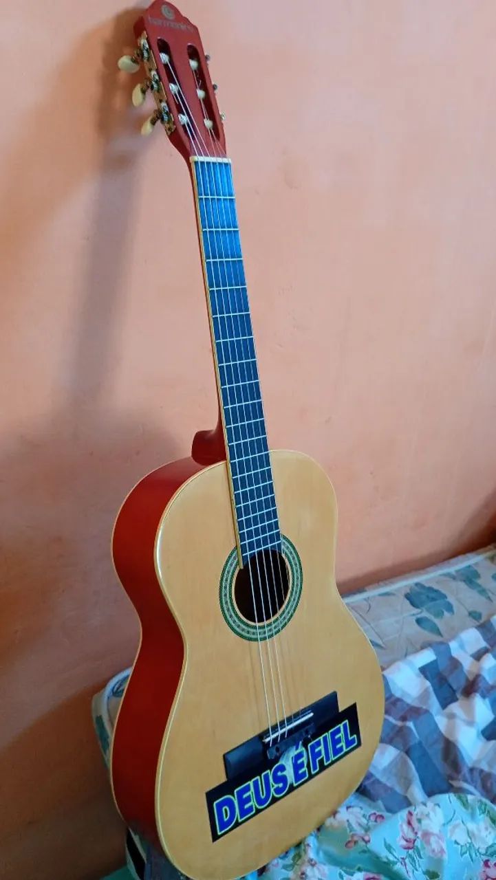 Violão clássico e acústico. Harmonics