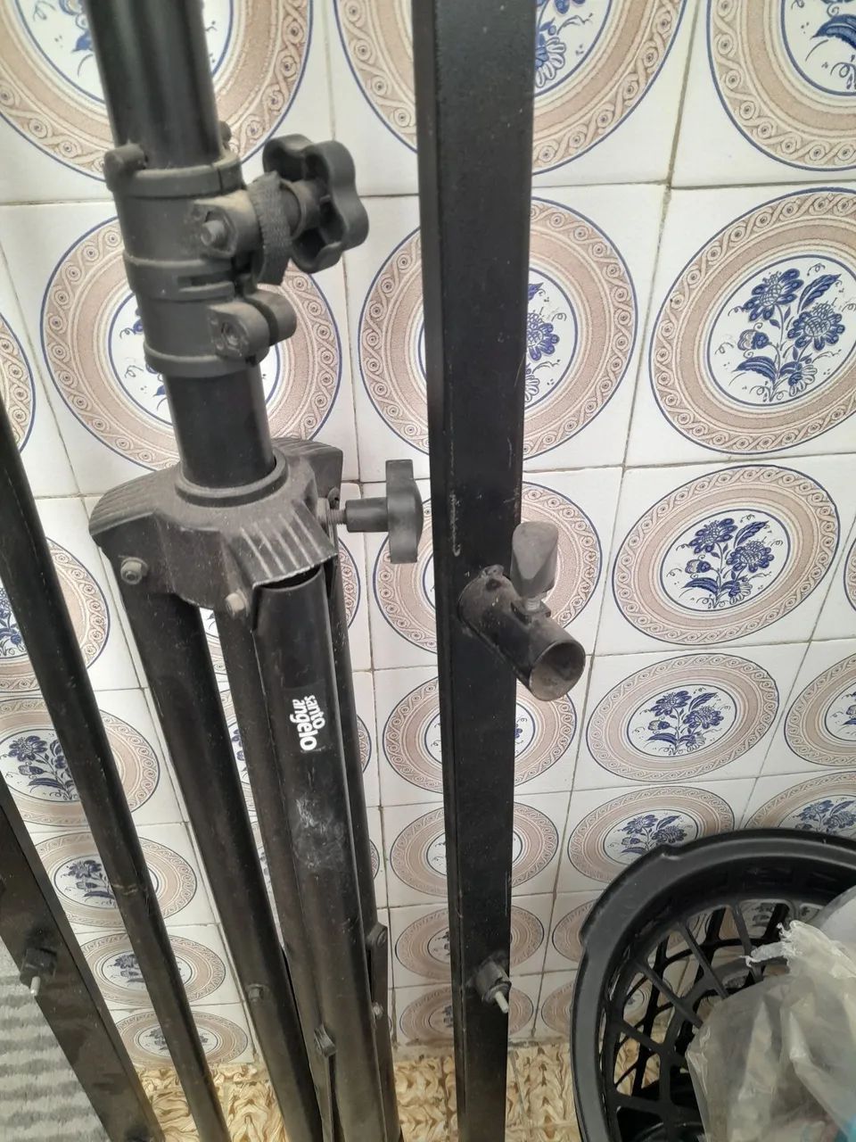 Tripés para iluminação santo angelo 