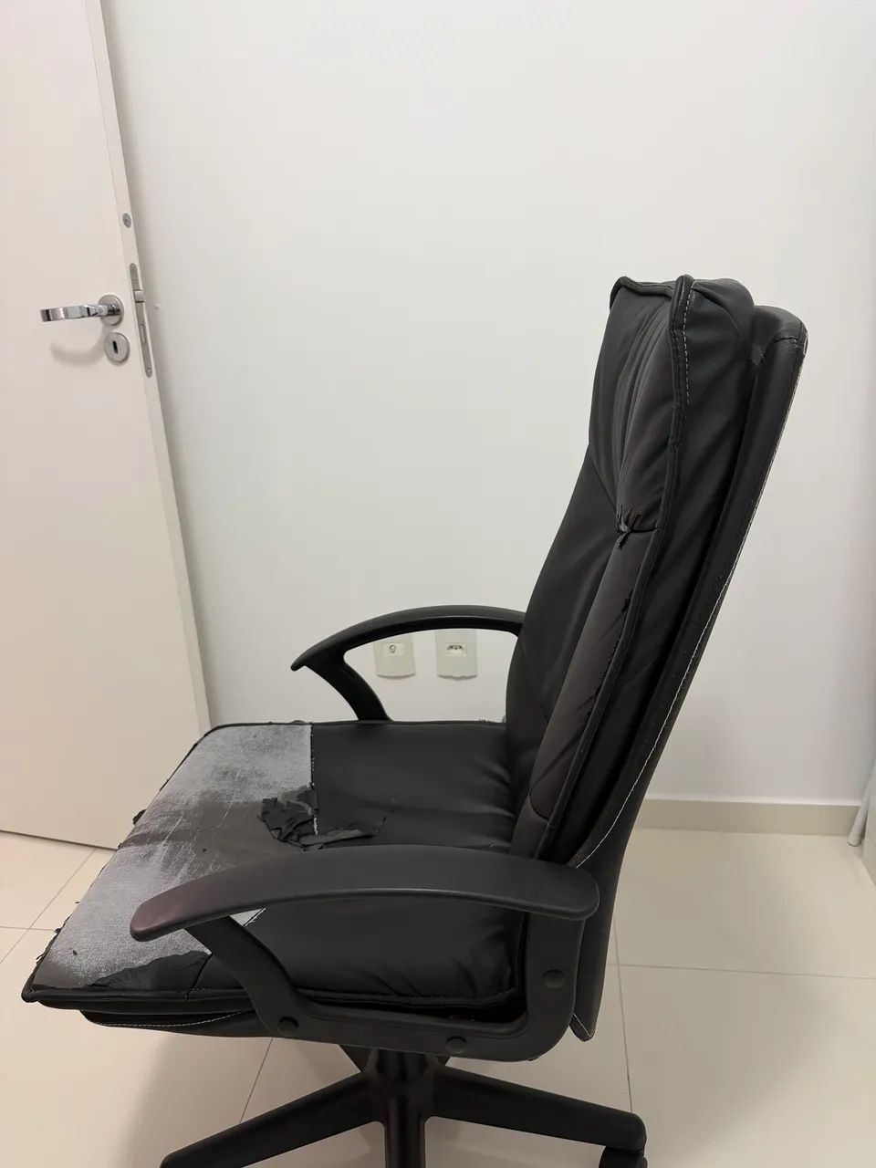 Cadeira giratória preta