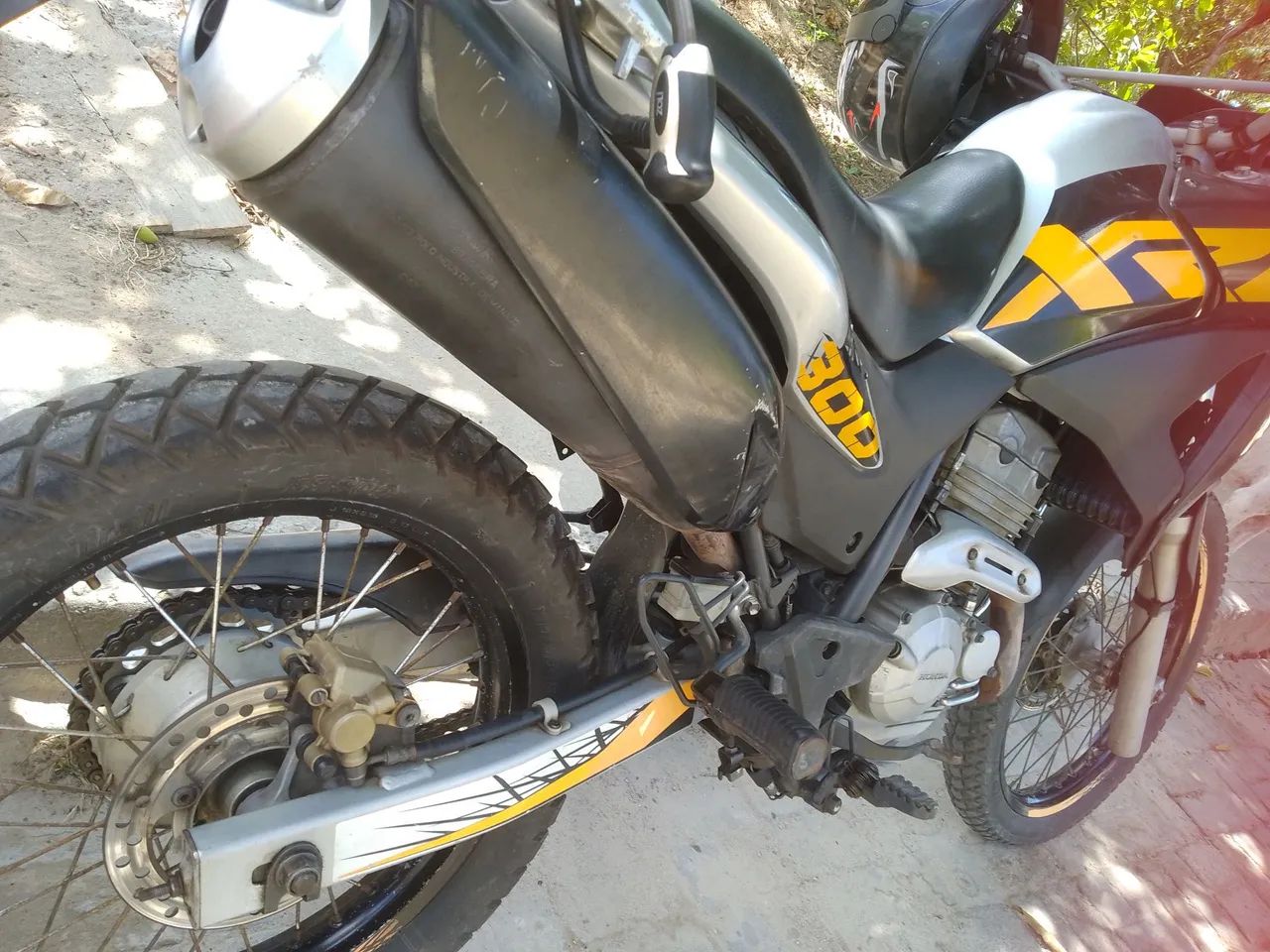 Xre300 top