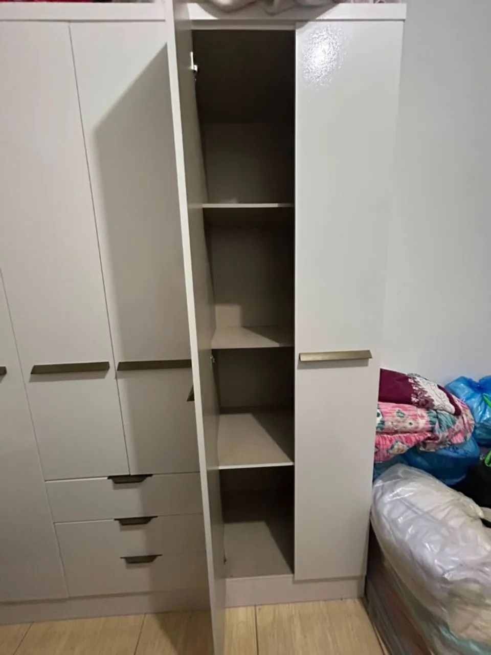 Guarda-roupa com 6 portas e 3 gavetas - Foto 5