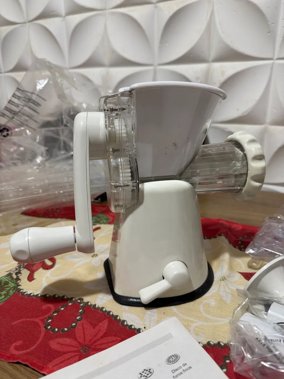 Moedor manual multifuncional para carnes e massas