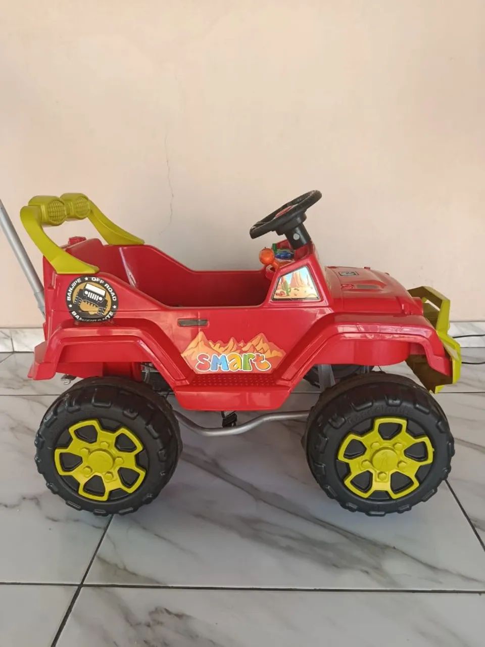 Carro Infantil de Passeio com Pedal