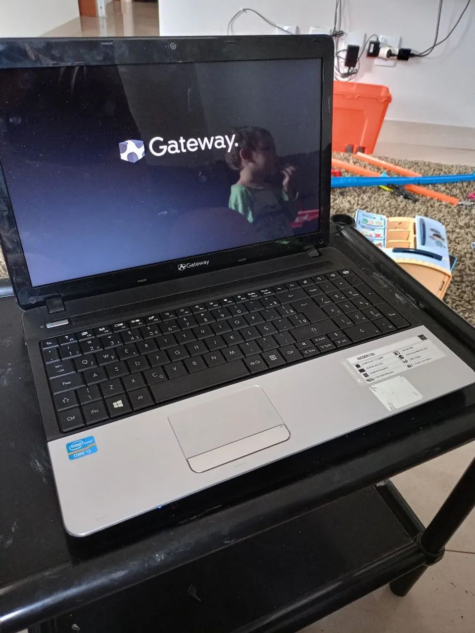 Notebook i3 2 th 4 GB RAM SSD 240 GB 