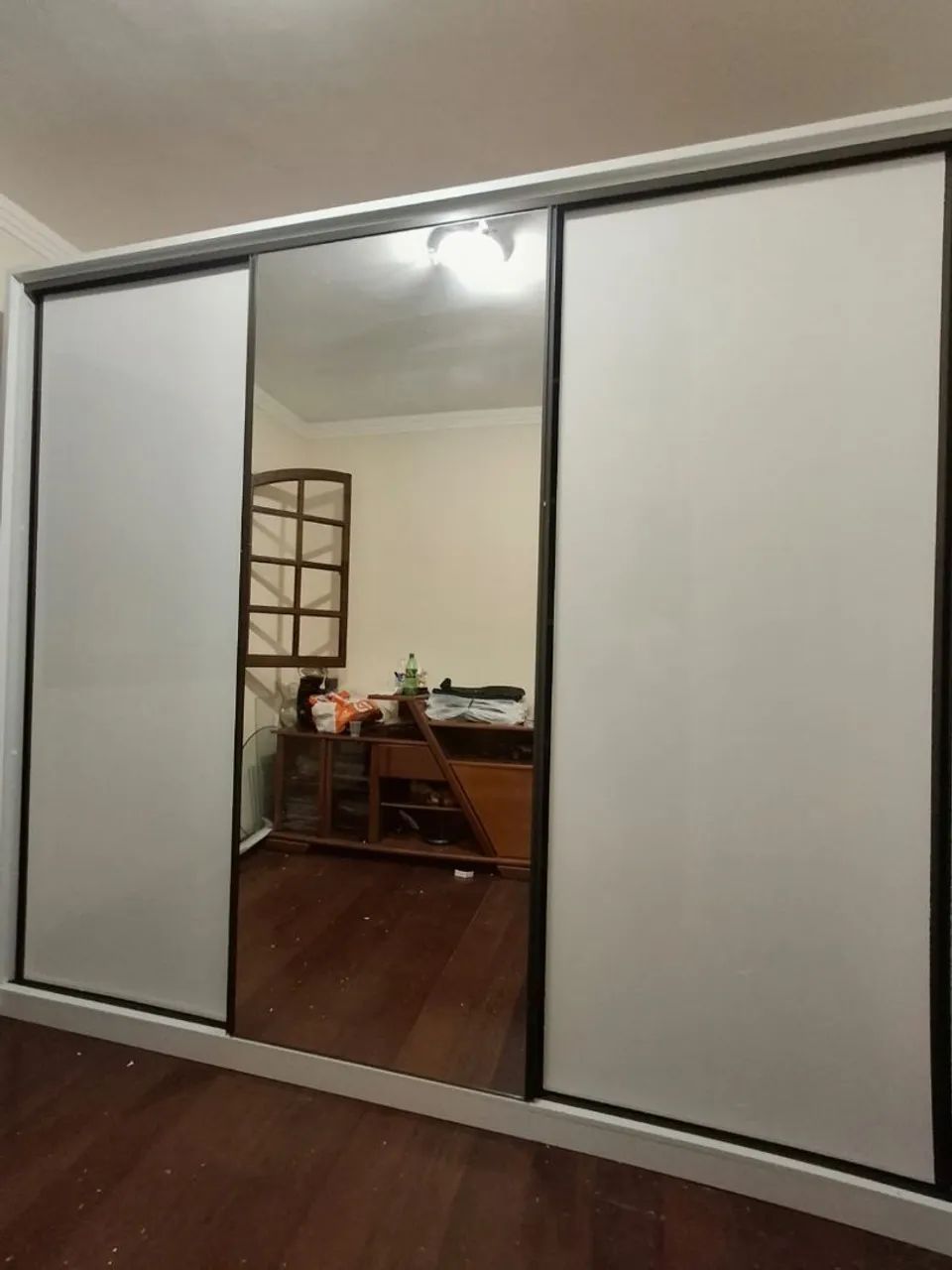 Guarda roupa 3 portas com espelho