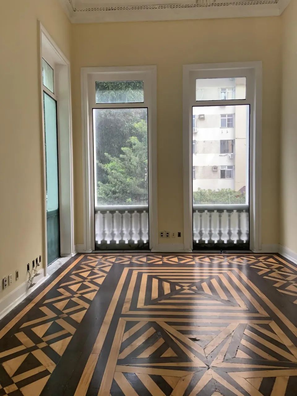 Prédio comercial na Magalhães Barata em São Brás com 24 salas - Foto 3