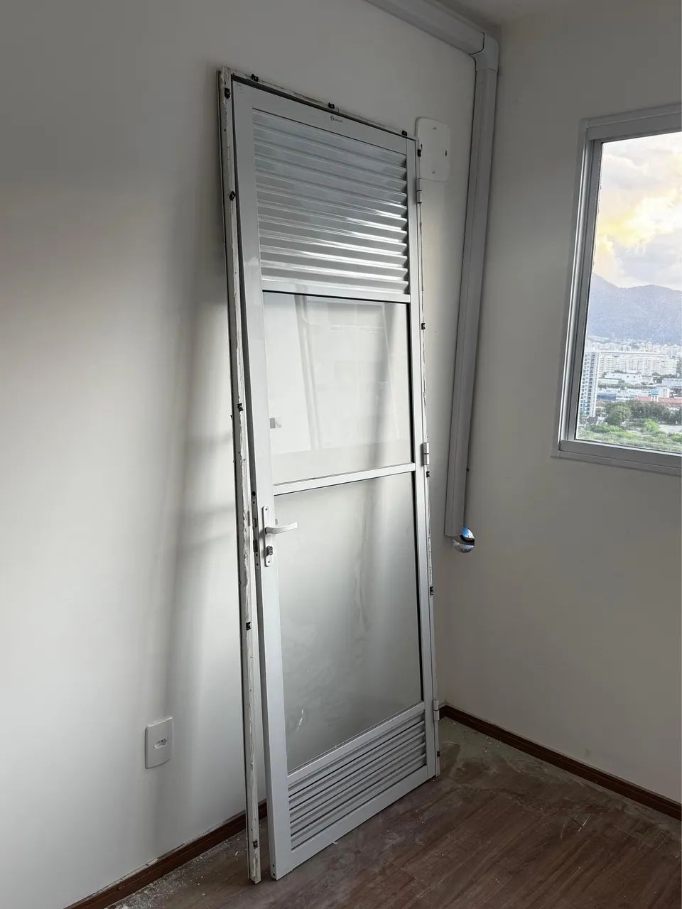 Porta alumínio com vidro - Foto 2