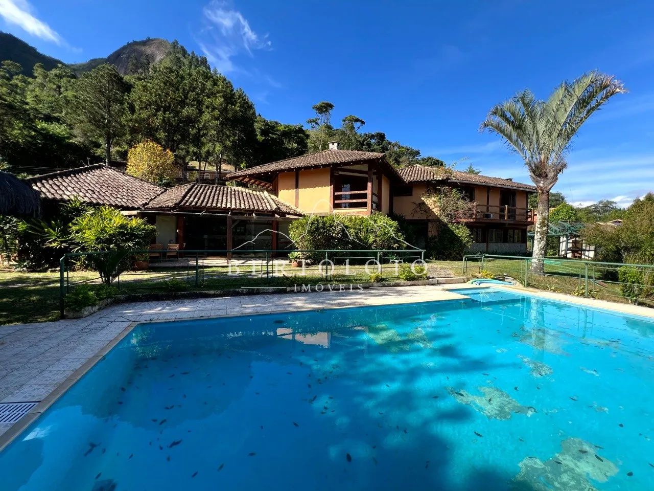 Casa com 5 suítes, chalé de hóspedes e lazer completo - Foto 2