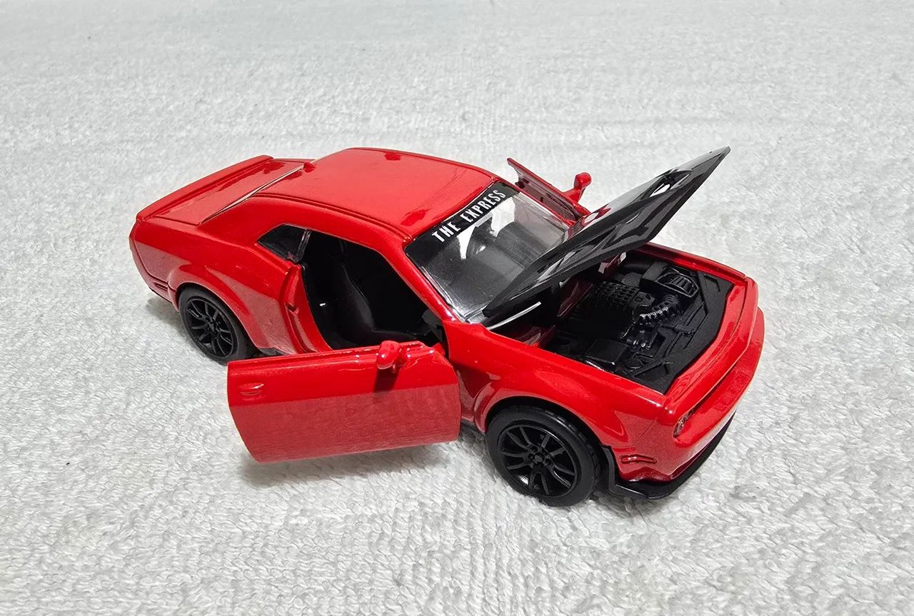 Carrinho miniatura Dodge Challenge  - Foto 2