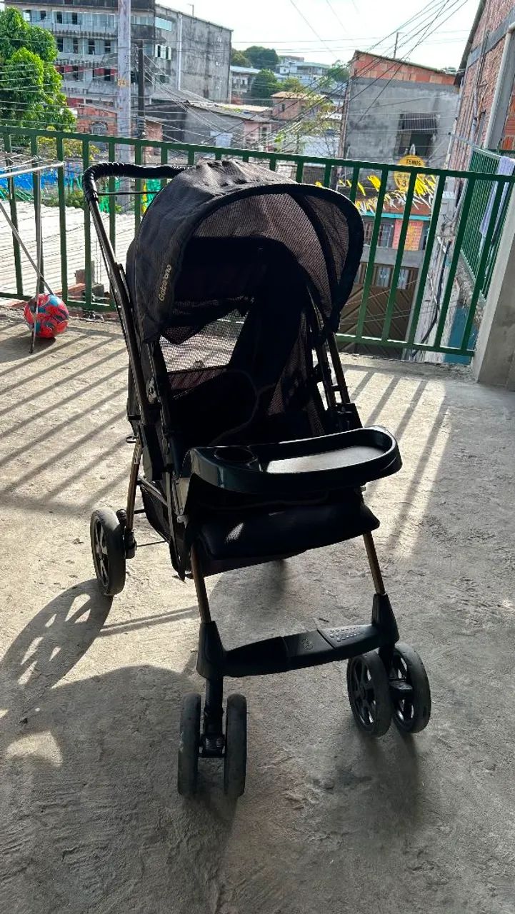Vendo carrinho de bebê em bom estado  - Foto 2