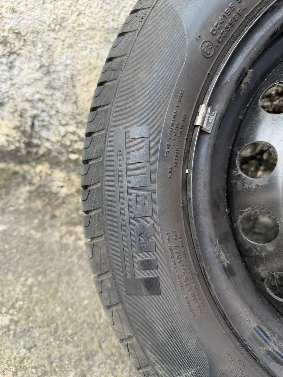 Pneu Pirelli 175/65 R14 - Foto 4