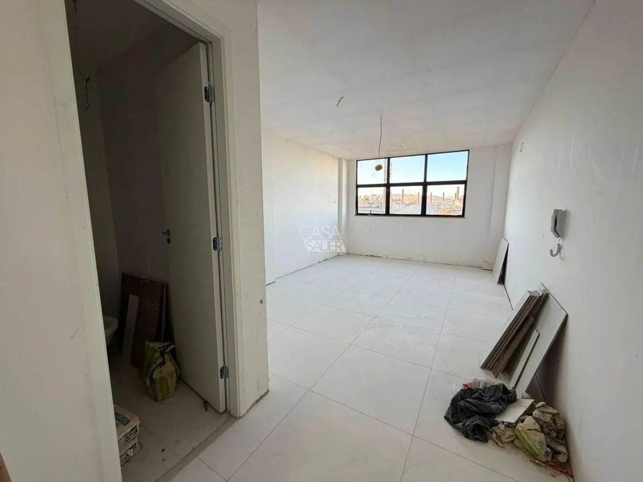 Sala com vaga na garagem - Foto 2