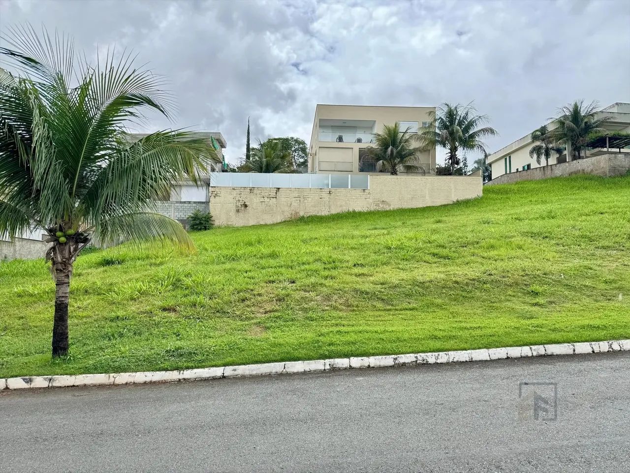 Lote com 396 metros quadrados a venda condomínio Vale Verde em Senador Canedo