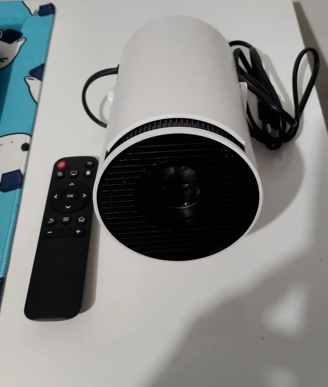 Mini projetor Hy 300