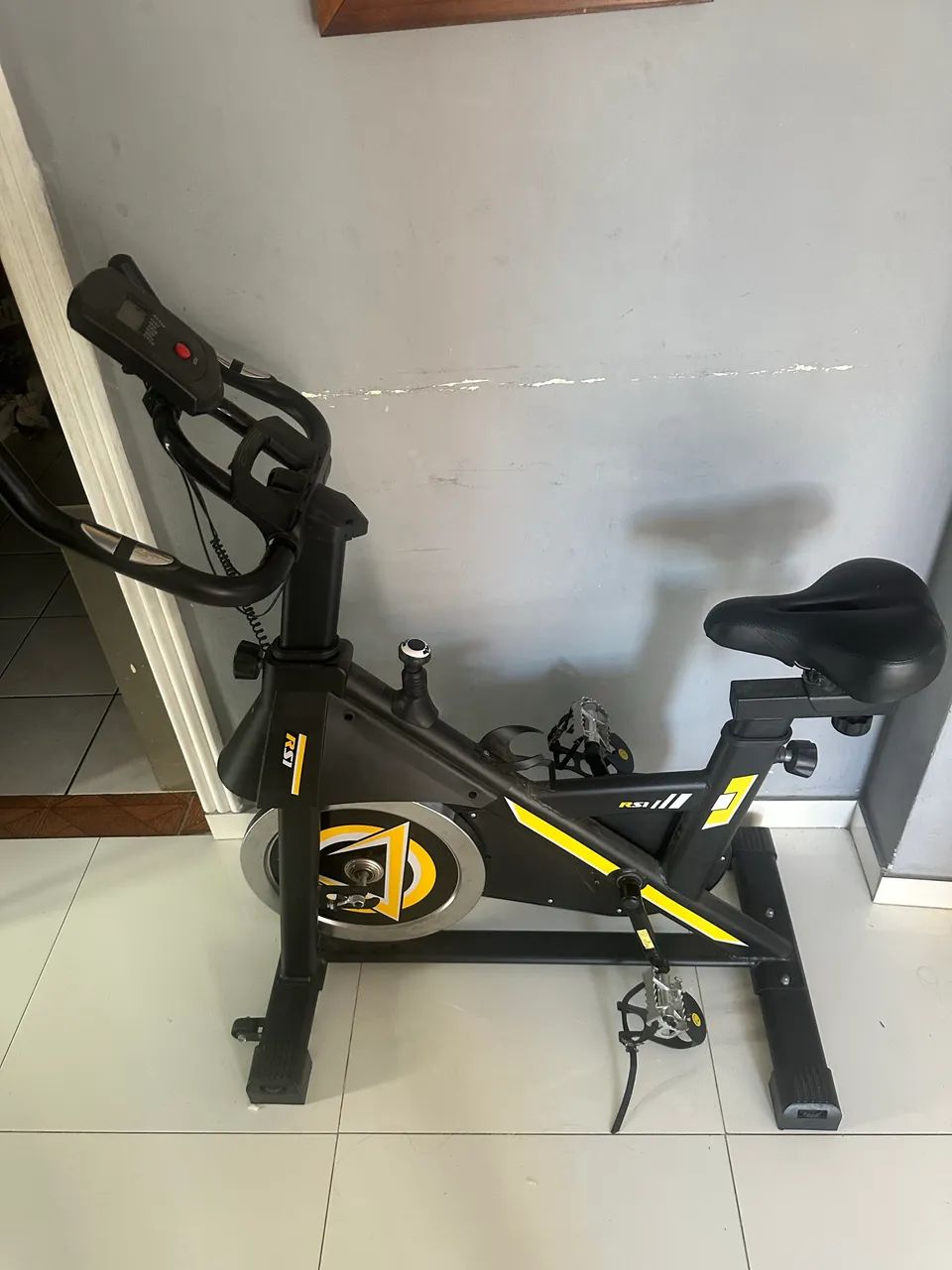 Bicicleta ergométrica nova