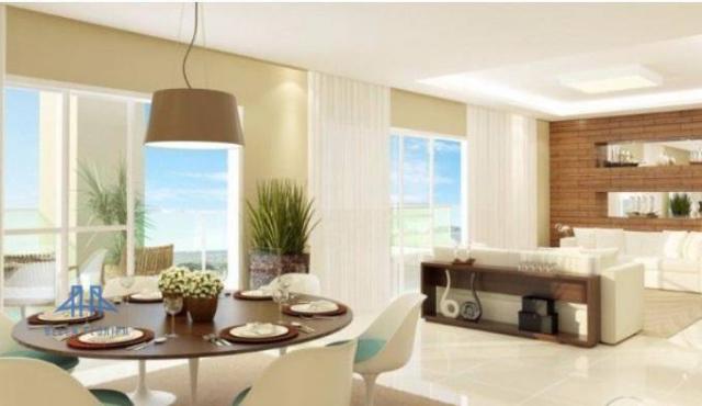 Apartamento de 3 dormitórios no campeche