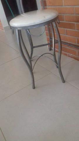 Penteadeira de ferro e vidro com espelho e banqueta - Foto 2