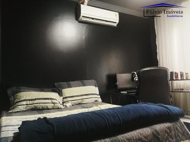 Maravilhosa casa moderna, completa em armários, ar condicionado, 05 quartos, 04 com suítes - Foto 3