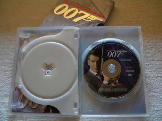 Dvd 007 Um Novo Dia Para Morrer Edição Especial Duplo (Luva). - Foto 4