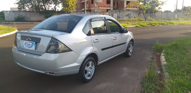 Fiesta Sedan 1.0 Se completo+multimidea - Foto 4