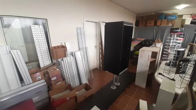 Kit Expositor Vitrine de Loja Iluminada com Porta de Vidro e Tablado Preto Ótimo Estado !! - Foto 4